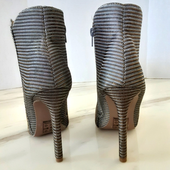 QUPID Metallic Silver Gold Pewter Stiletto Ankle Boots Sz 7M - Picture 6 of 9